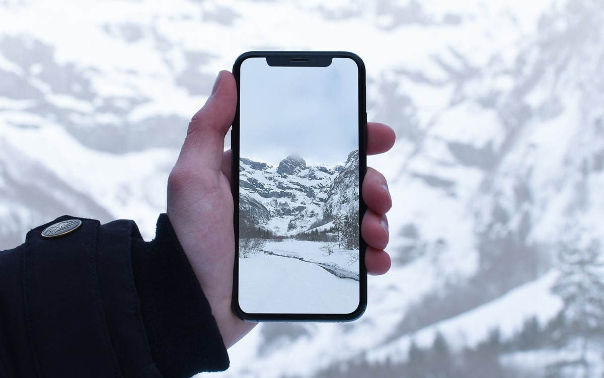 Smartphone im Schnee