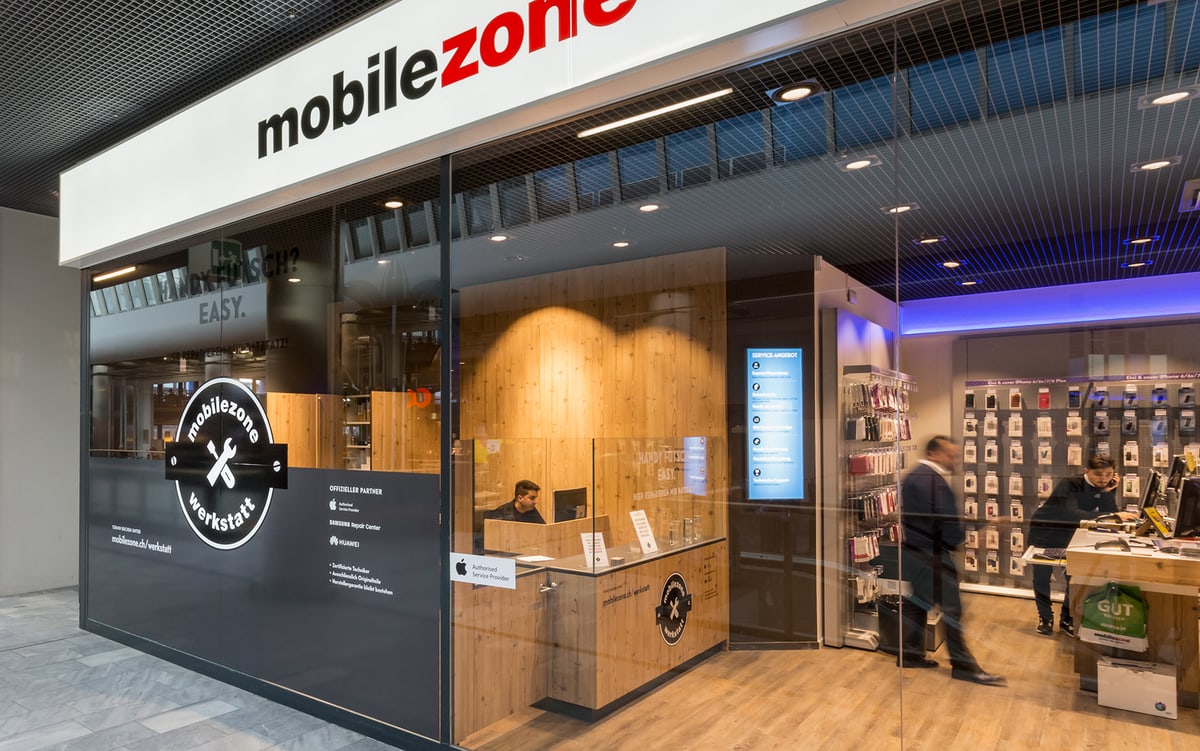 Handy Reparatur bei der mobilezone Werkstatt Letzipark