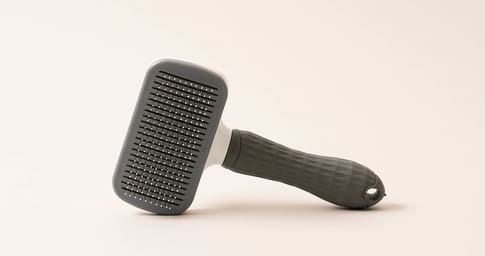 AK Kisten Basics Self Cleaning Pet Brush