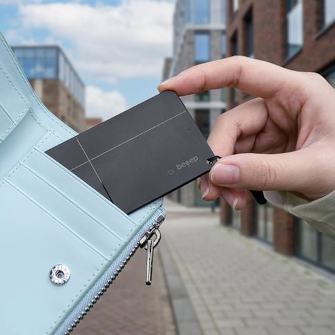 Beeep Wallet Card Tracker Apple Find My & Android Black