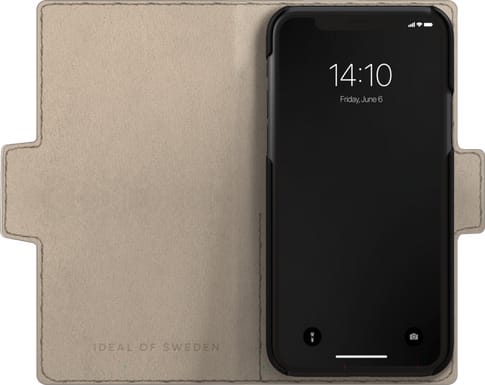 iDeal of Sweden iPhone 13 Pro Max Camel Coco Book Case