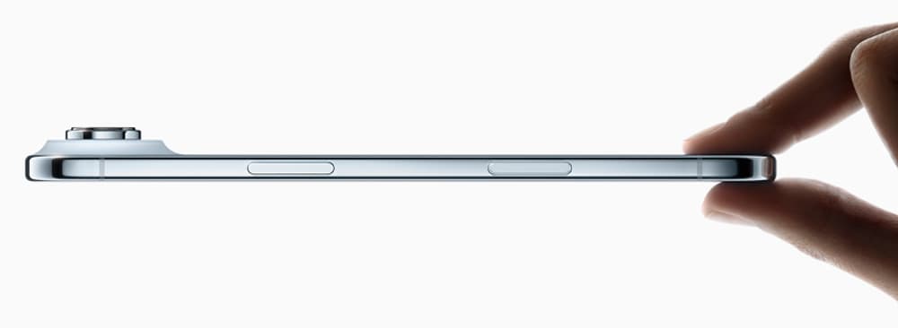 L'iPhone Air dans la main